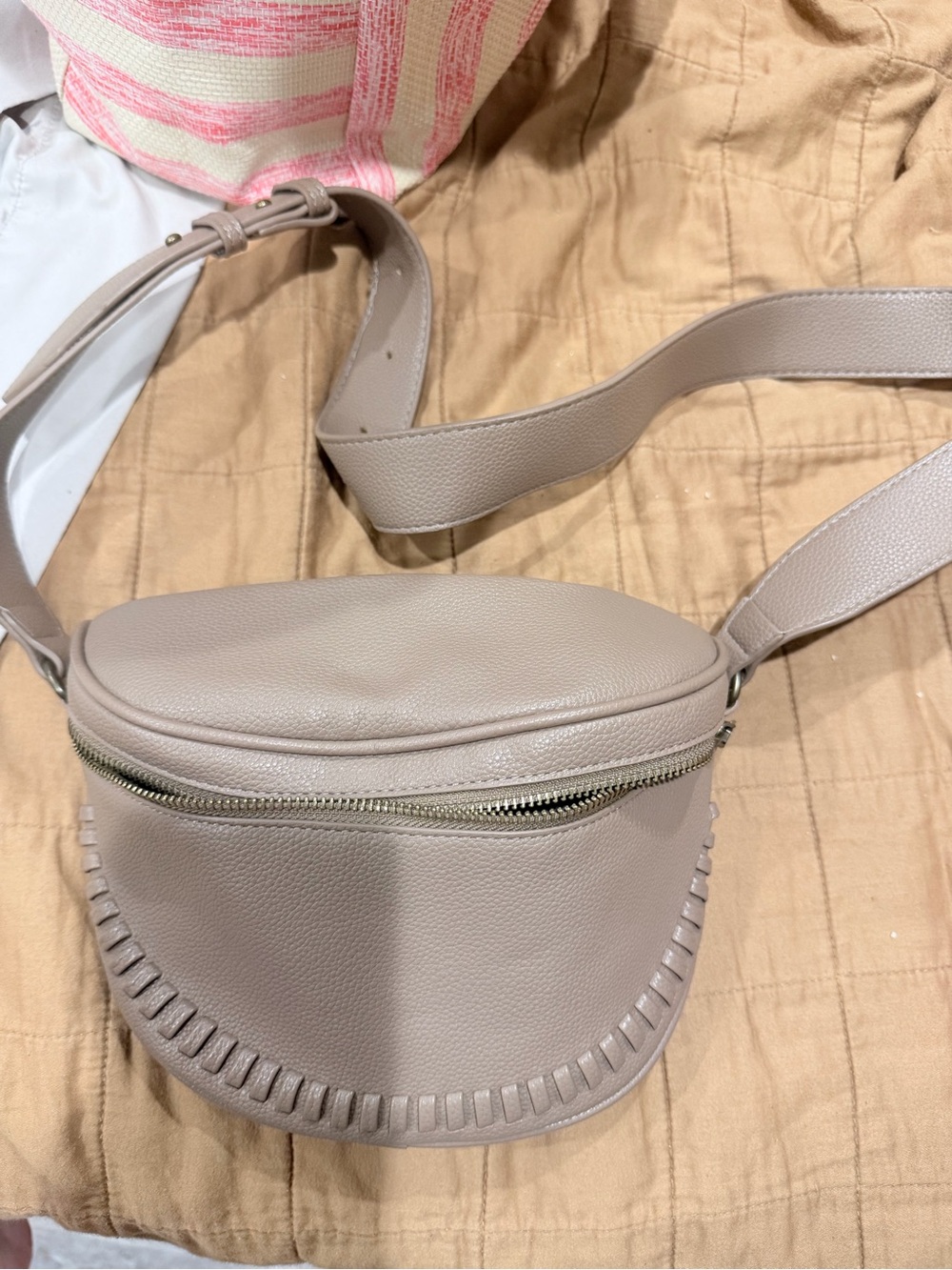 Women's Neutral Taupe Crossbody Belt Bag